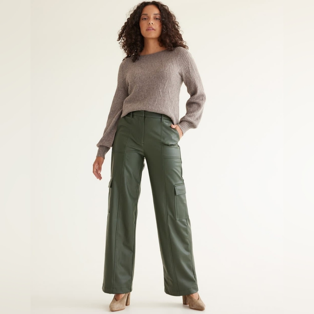 Reitmans Olive Green Wide-Leg Cargo Pants